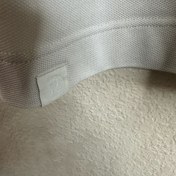 Lululemon Pique Classic-Fit Short-Sleeve Polo Shirt very light gray size XL - Picture 4 of 4